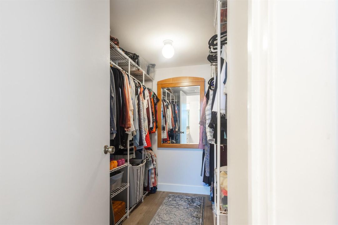 24_mastercloset