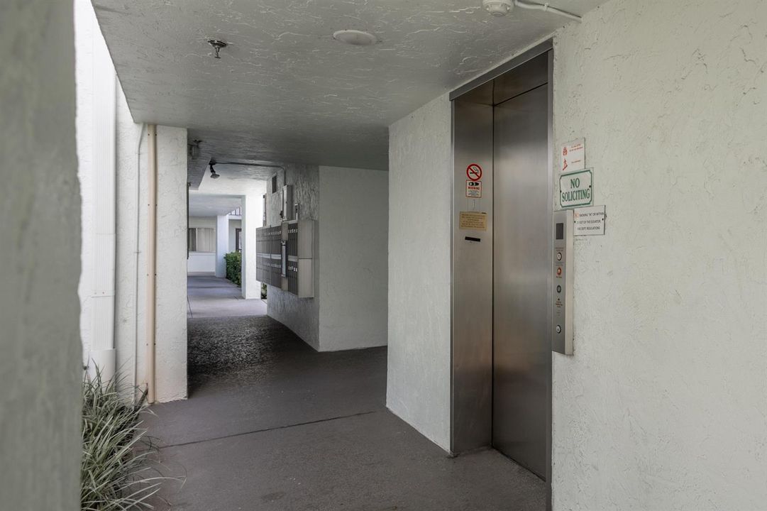04_Entrance