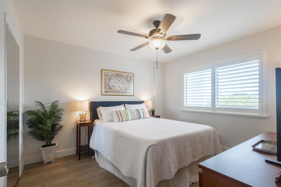 15_bedroom1