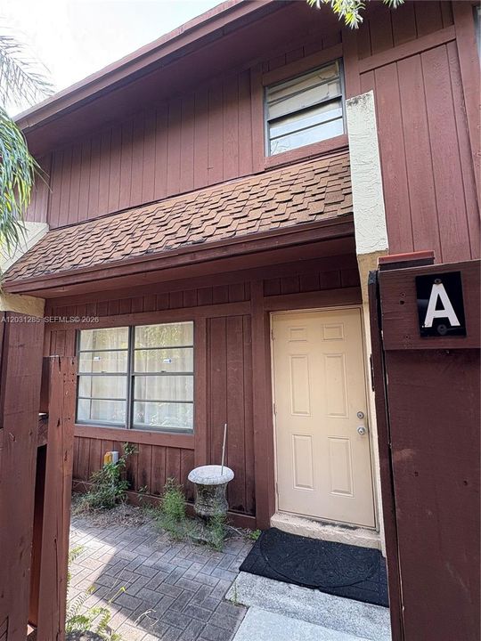 For Sale: $365,000 (2 beds, 2 baths, 1330 Square Feet)