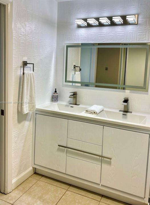 В аренду: $3,900 (3 спален, 2 ванн, 1577 Квадратных фут)
