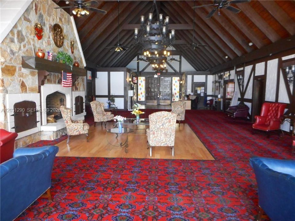 For Rent: $1,300 (0 beds, 1 baths, 420 Square Feet)