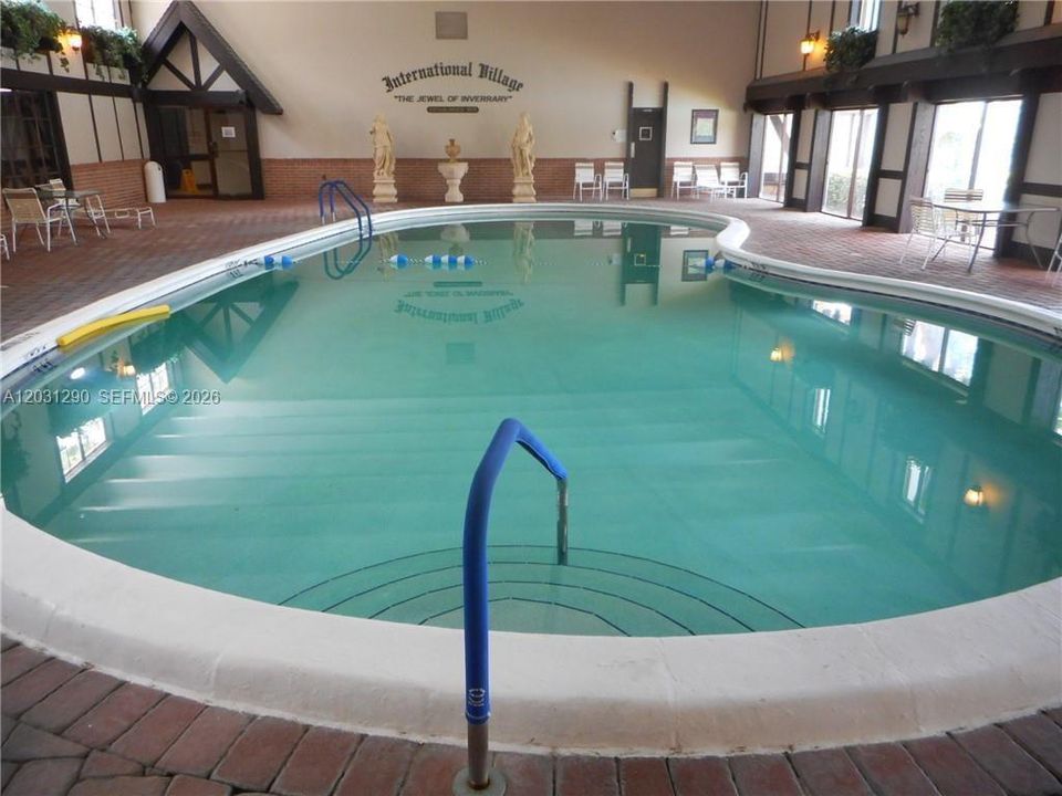 For Rent: $1,300 (0 beds, 1 baths, 420 Square Feet)