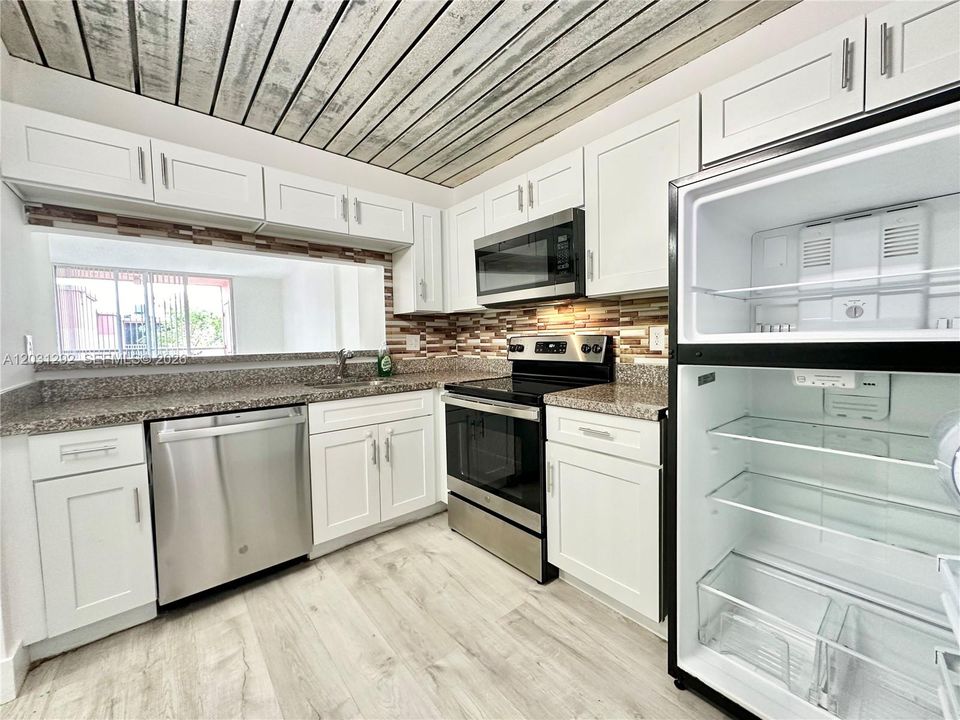 В аренду: $1,790 (2 спален, 2 ванн, 800 Квадратных фут)