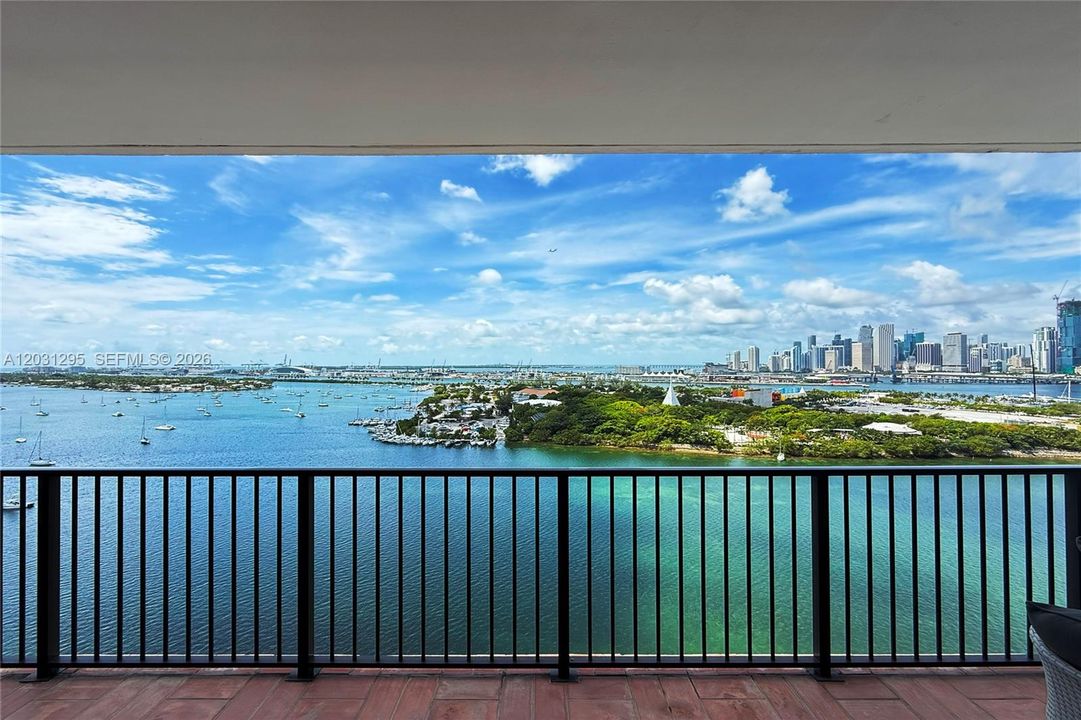 : $1,995,000 (3 camas, 2 baños, 2010 Pies cuadrados)