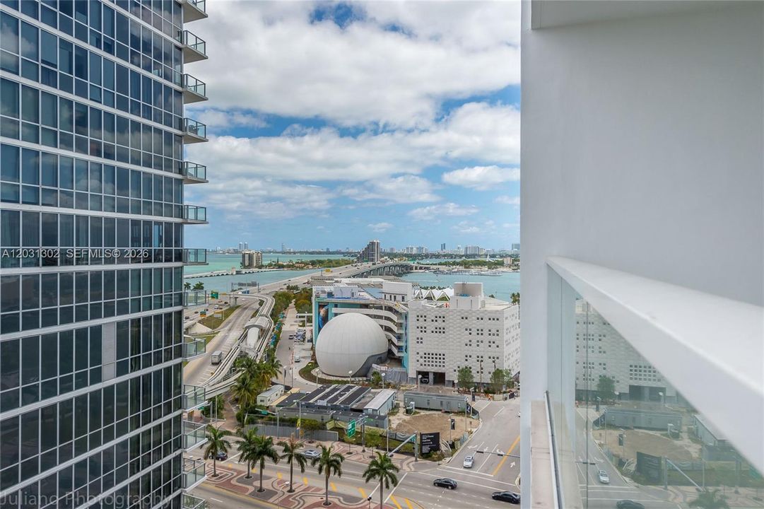 For Rent: $3,400 (1 beds, 1 baths, 791 Square Feet)
