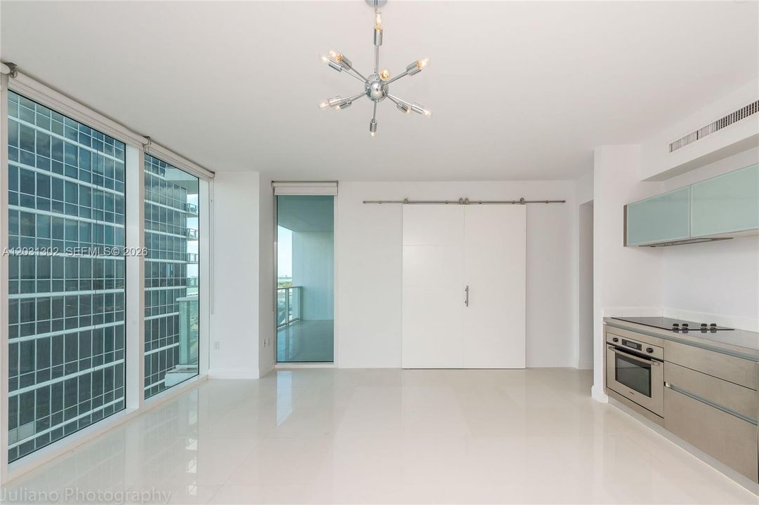 For Rent: $3,400 (1 beds, 1 baths, 791 Square Feet)
