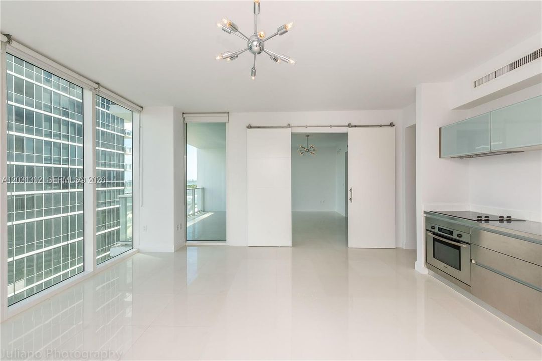 For Rent: $3,400 (1 beds, 1 baths, 791 Square Feet)