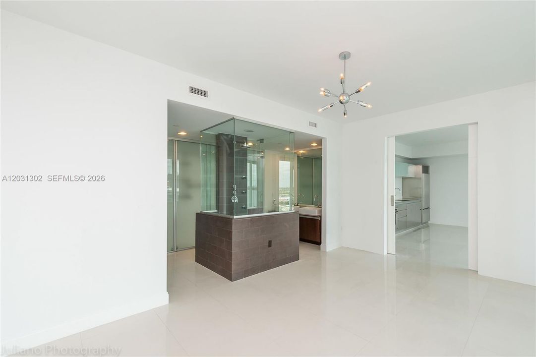 For Rent: $3,400 (1 beds, 1 baths, 791 Square Feet)
