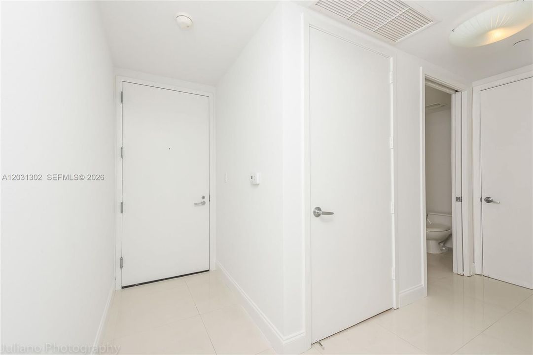 For Rent: $3,400 (1 beds, 1 baths, 791 Square Feet)