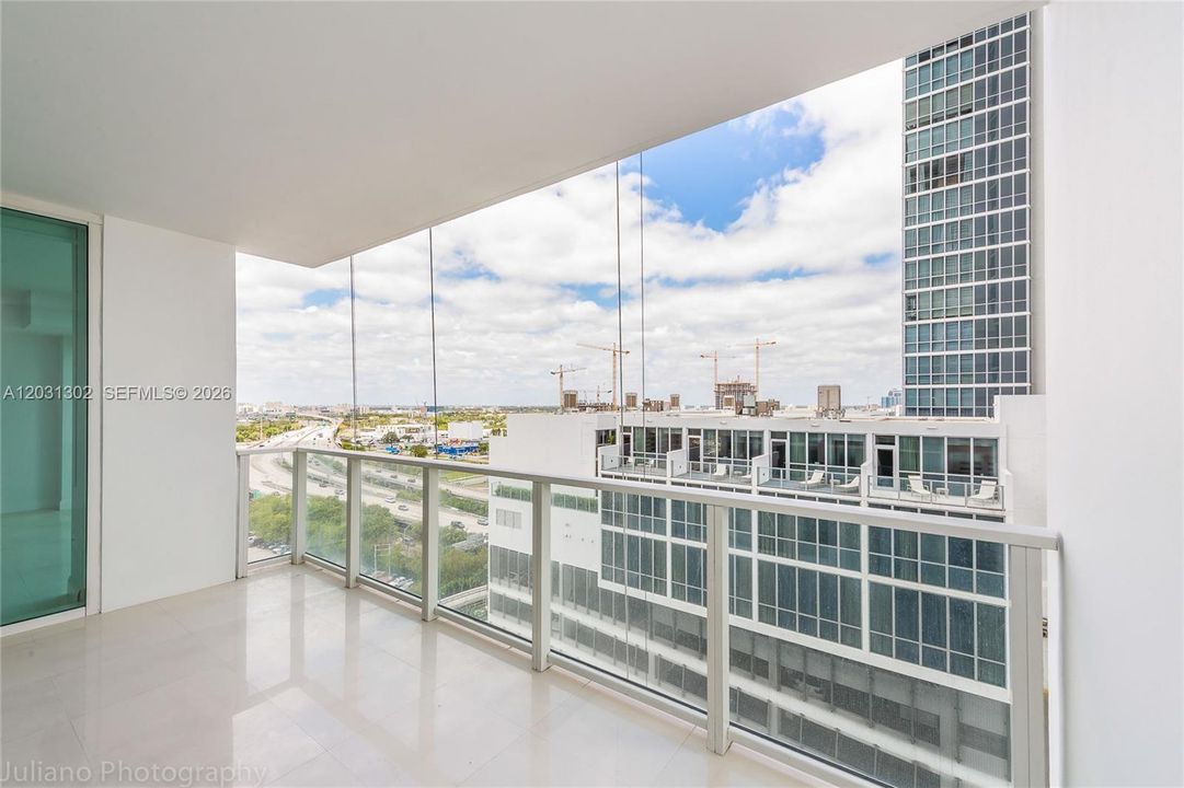 For Rent: $3,400 (1 beds, 1 baths, 791 Square Feet)