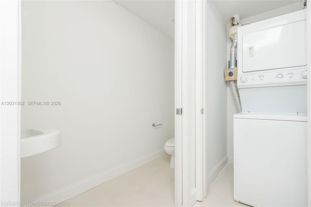 For Rent: $3,400 (1 beds, 1 baths, 791 Square Feet)