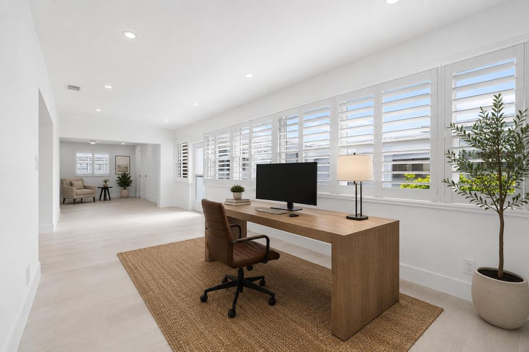 Virtually Staged Sunroom/Office