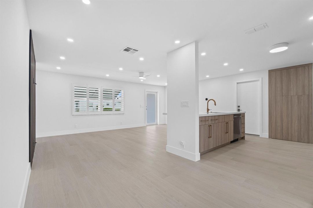 Living/Kitchen