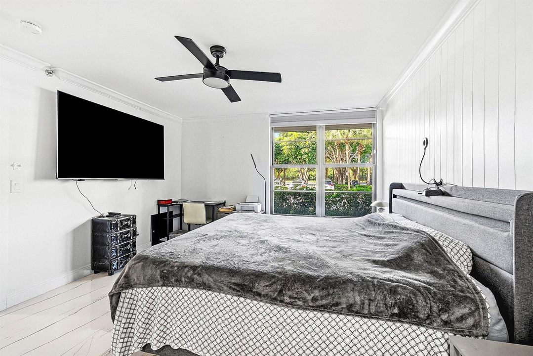 026-18RoyalPalmWay-109-BocaRaton-FL-3343