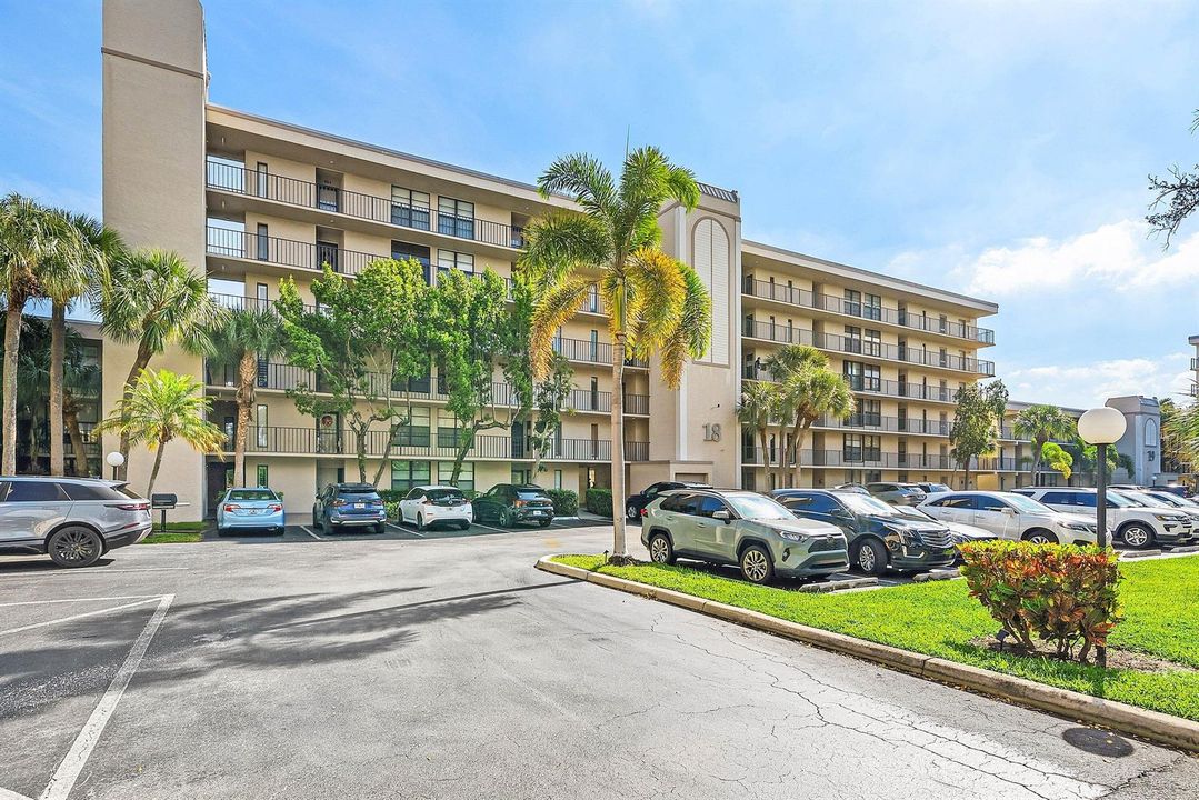 001-18RoyalPalmWay-109-BocaRaton-FL-3343