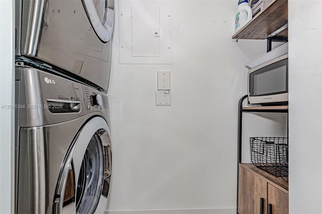 В аренду: $4,700 (1 спален, 1 ванн, 780 Квадратных фут)