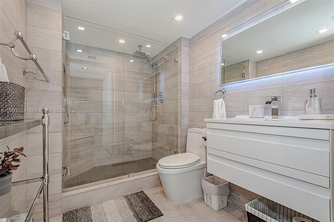 В аренду: $4,700 (1 спален, 1 ванн, 780 Квадратных фут)