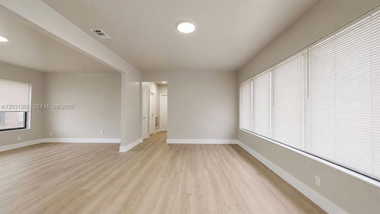 В аренду: $2,550 (2 спален, 1 ванн, 1000 Квадратных фут)