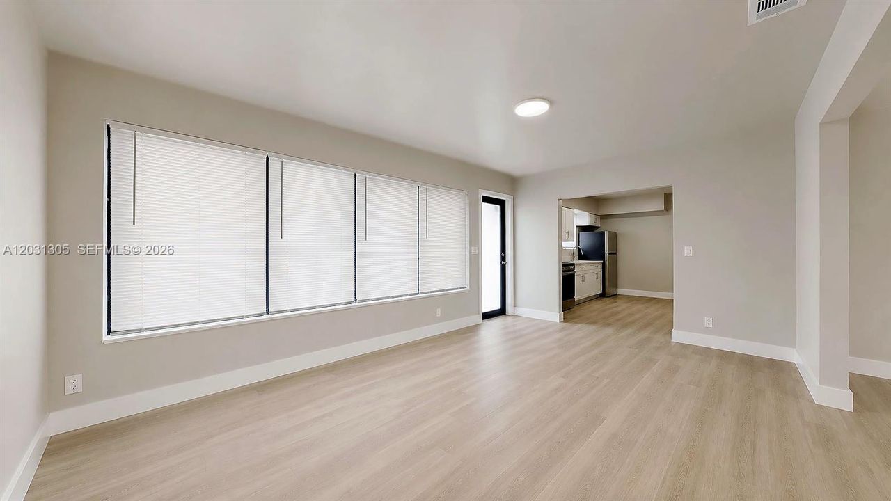 В аренду: $2,550 (2 спален, 1 ванн, 1000 Квадратных фут)
