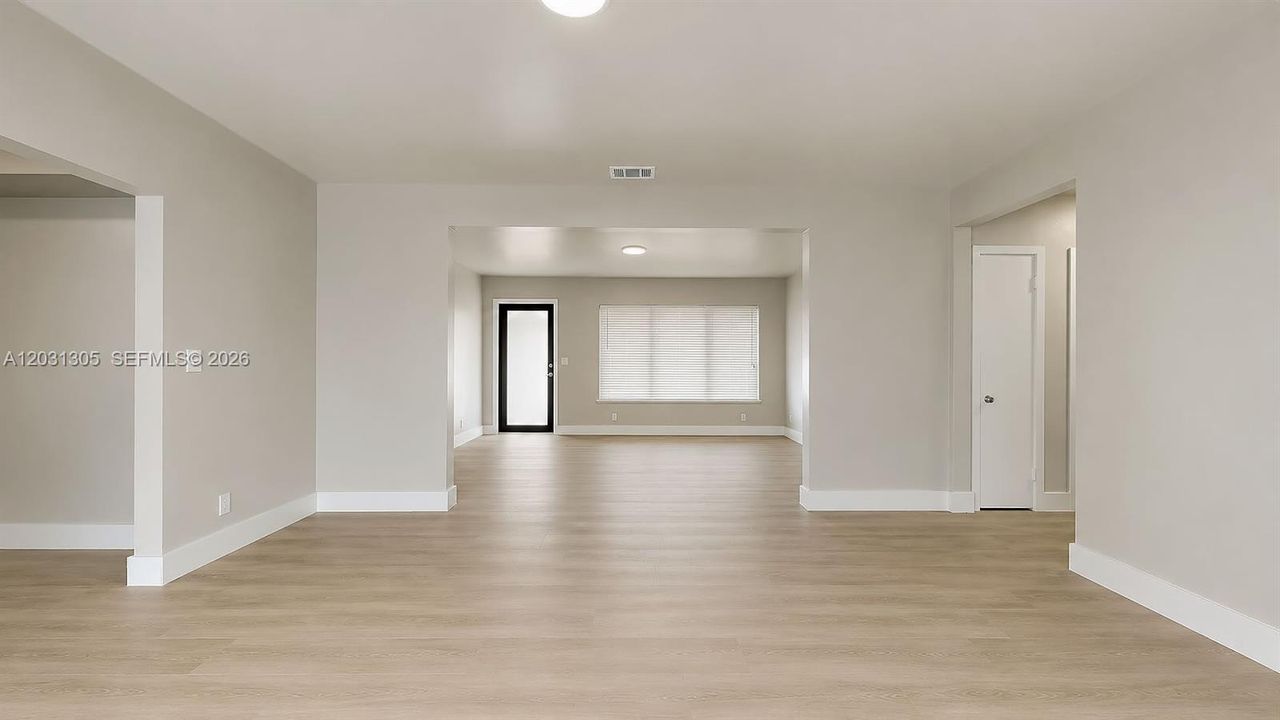 В аренду: $2,550 (2 спален, 1 ванн, 1000 Квадратных фут)