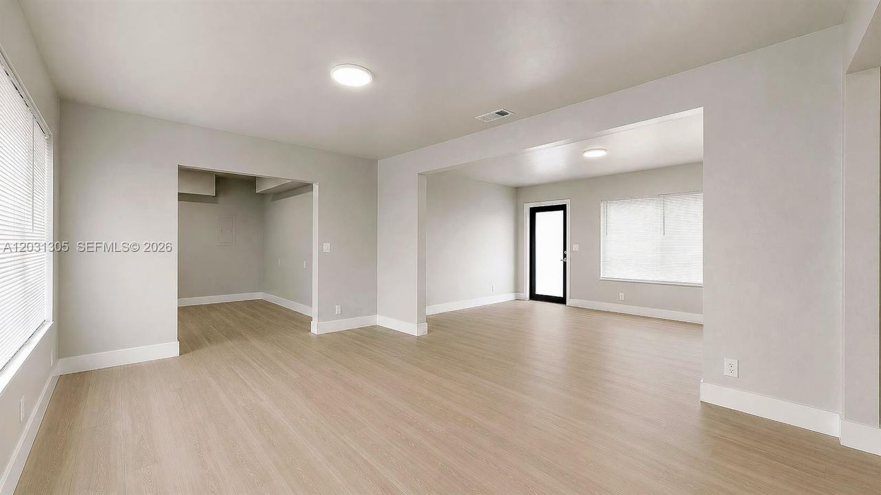 В аренду: $2,550 (2 спален, 1 ванн, 1000 Квадратных фут)
