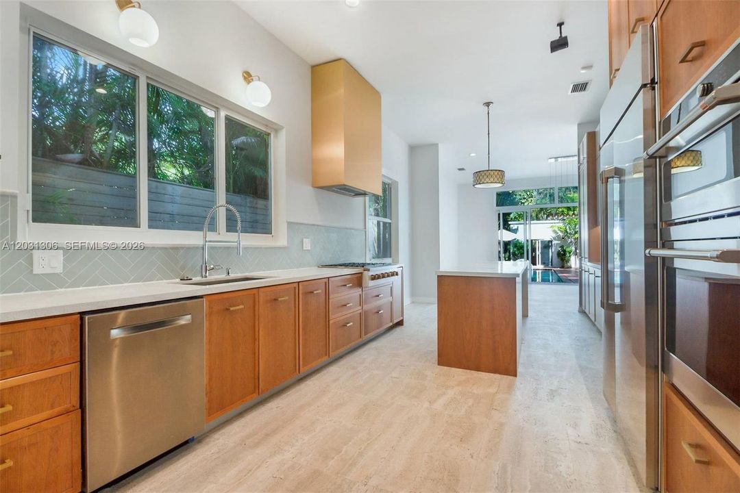 For Rent: $23,500 (4 beds, 3 baths, 2863 Square Feet)
