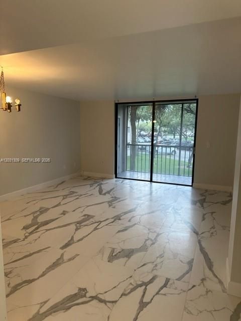 For Rent: $2,100 (2 beds, 2 baths, 965 Square Feet)