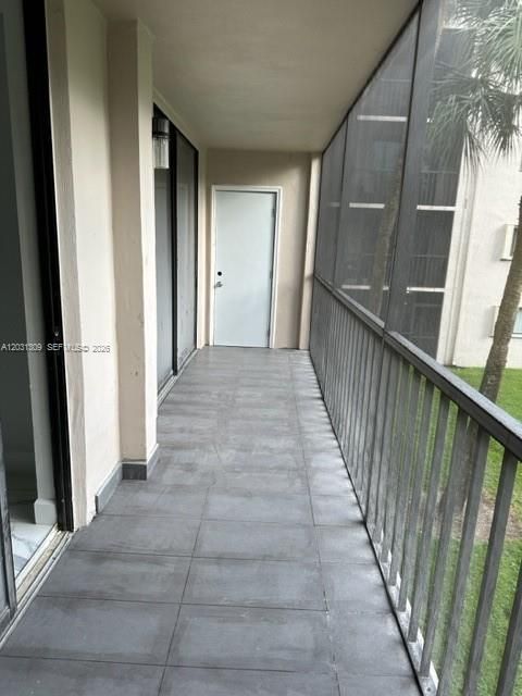 For Rent: $2,100 (2 beds, 2 baths, 965 Square Feet)