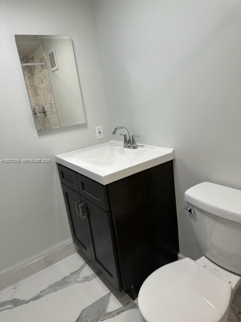 For Rent: $2,100 (2 beds, 2 baths, 965 Square Feet)