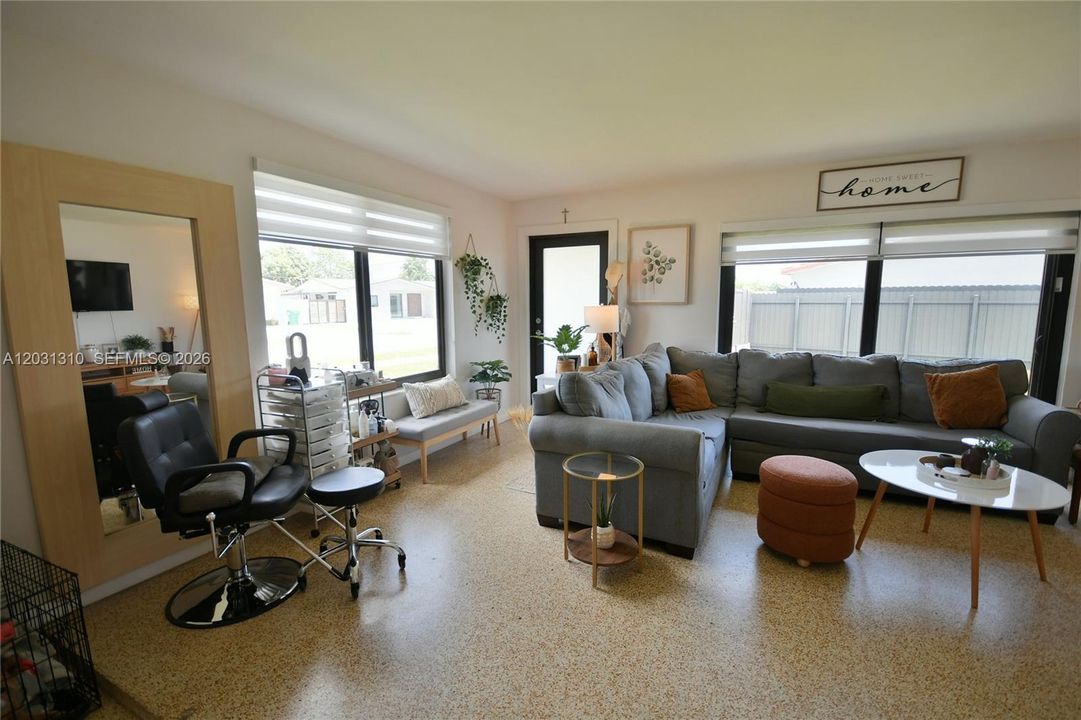 En Venta: $770,000 (3 camas, 2 baños, 1496 Pies cuadrados)
