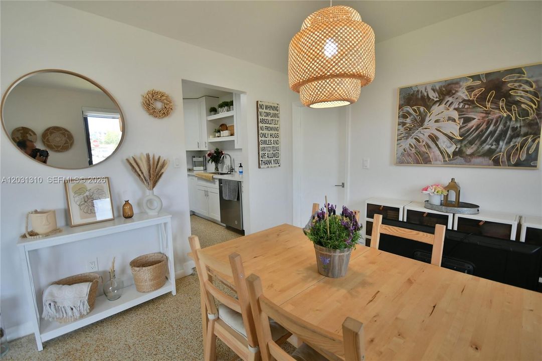 En Venta: $770,000 (3 camas, 2 baños, 1496 Pies cuadrados)