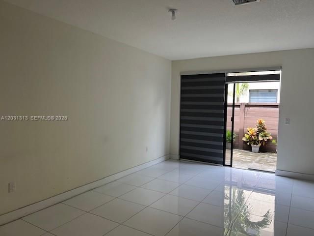 For Rent: $3,950 (4 beds, 3 baths, 1908 Square Feet)