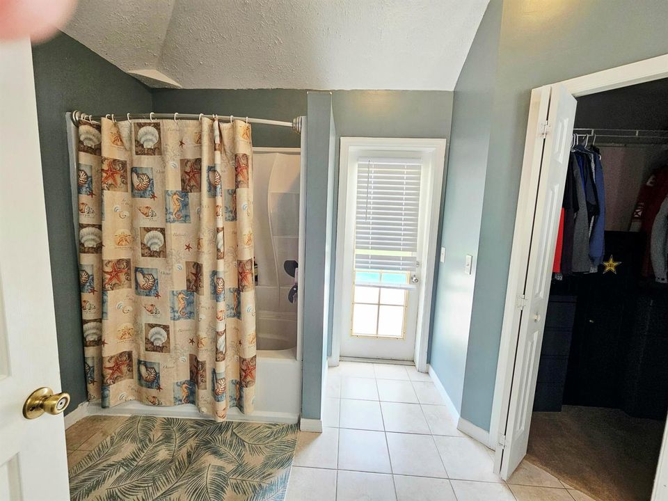 2388 Tub Shower