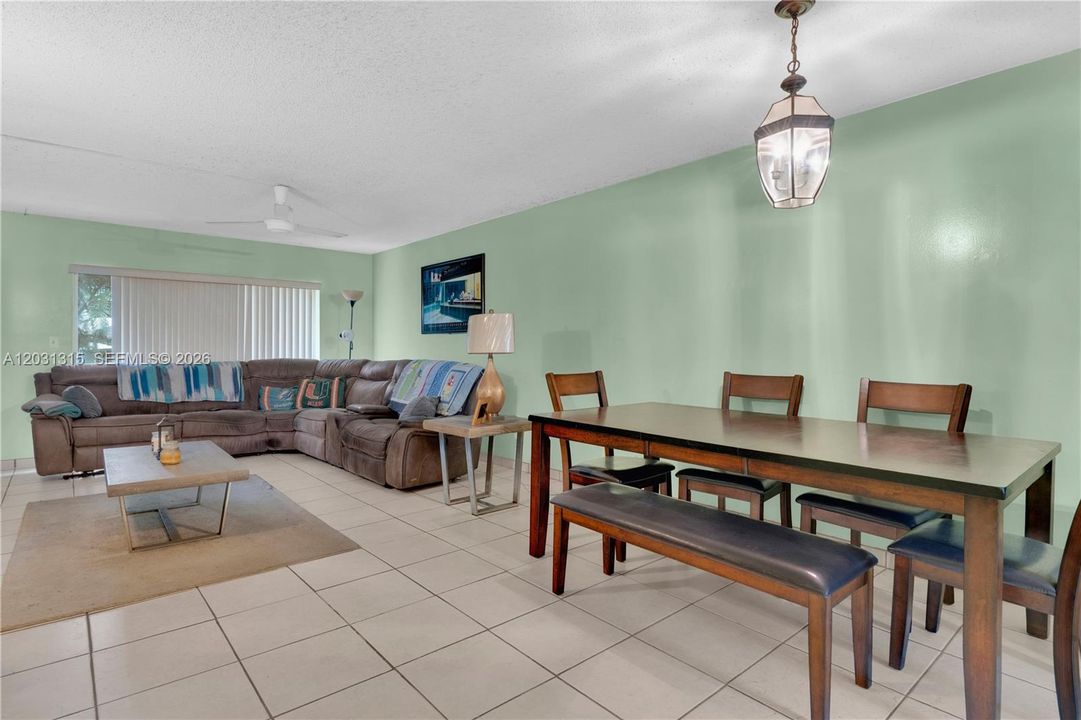 For Sale: $135,000 (2 beds, 2 baths, 840 Square Feet)