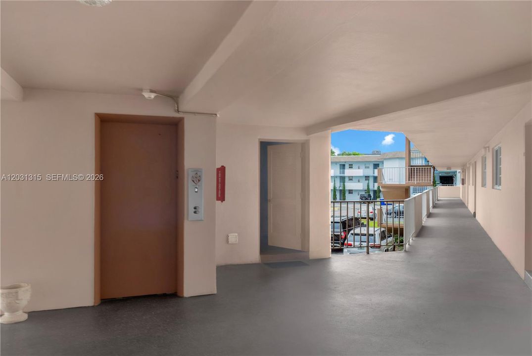 For Sale: $135,000 (2 beds, 2 baths, 840 Square Feet)
