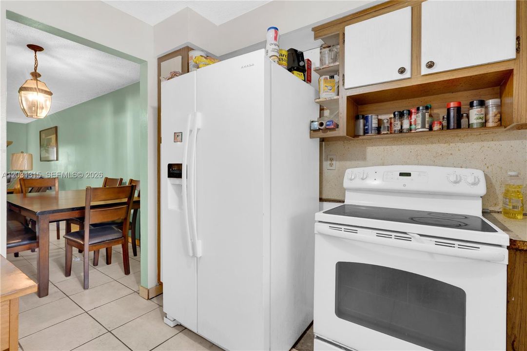 For Sale: $135,000 (2 beds, 2 baths, 840 Square Feet)