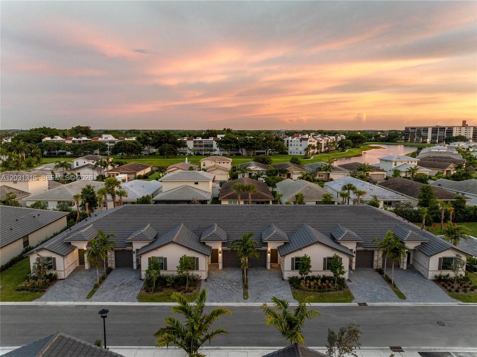 For Rent: $4,148 (2 beds, 2 baths, 1321 Square Feet)