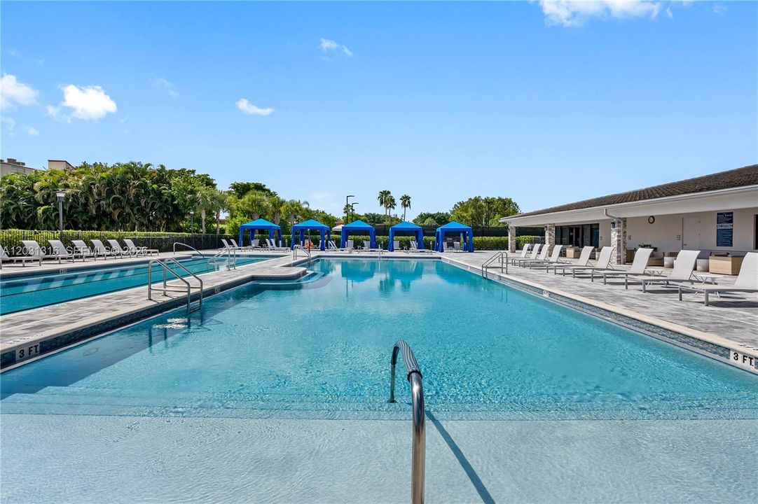 For Rent: $4,148 (2 beds, 2 baths, 1321 Square Feet)