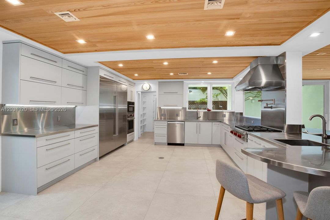 En Renta: $14,000 (3 camas, 3 baños, 2790 Pies cuadrados)