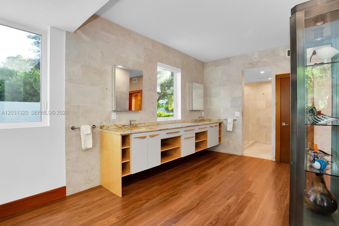 En Renta: $14,000 (3 camas, 3 baños, 2790 Pies cuadrados)