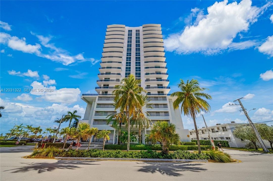 For Sale: $847,000 (3 beds, 3 baths, 1753 Square Feet)