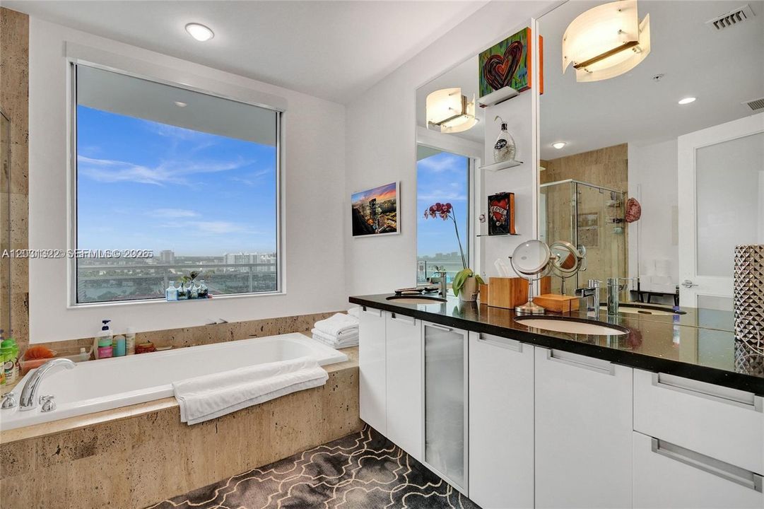 For Sale: $847,000 (3 beds, 3 baths, 1753 Square Feet)