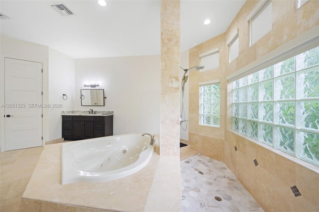 En Venta: $1,899,900 (5 camas, 4 baños, 4291 Pies cuadrados)