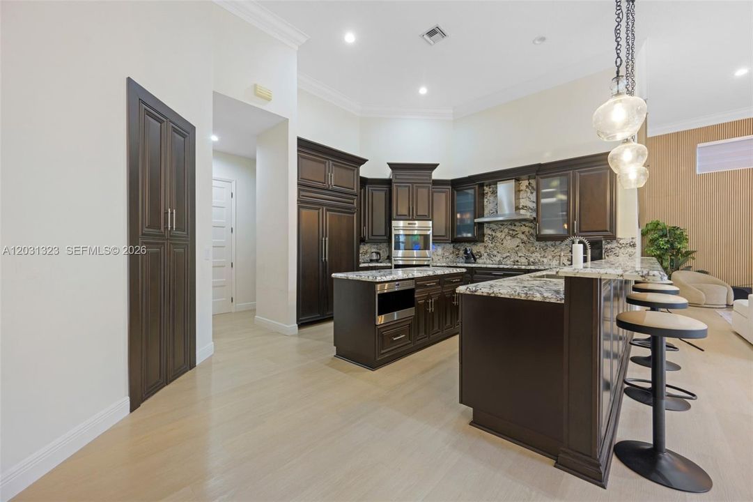 En Venta: $1,899,900 (5 camas, 4 baños, 4291 Pies cuadrados)