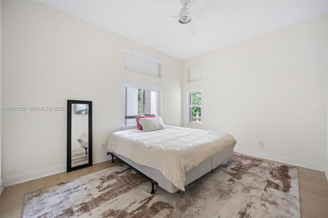 En Venta: $1,899,900 (5 camas, 4 baños, 4291 Pies cuadrados)