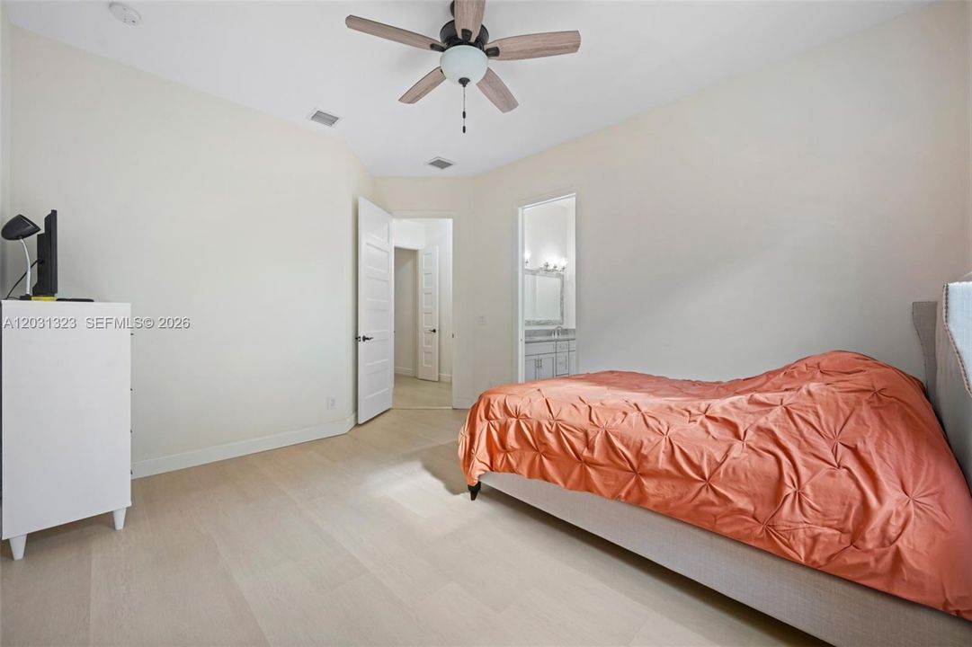 En Venta: $1,899,900 (5 camas, 4 baños, 4291 Pies cuadrados)