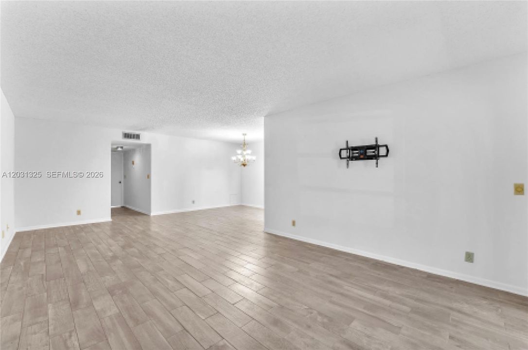 En Venta: $172,000 (1 camas, 1 baños, 1068 Pies cuadrados)