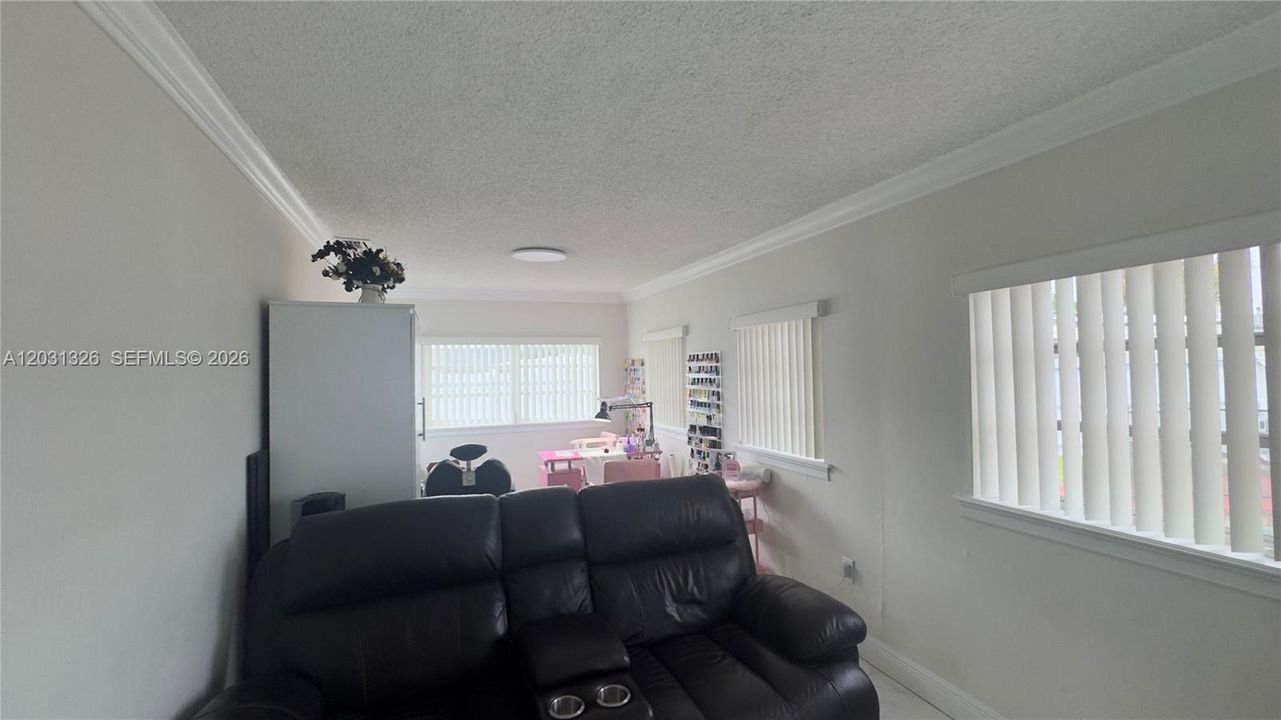 For Sale: $599,000 (3 beds, 2 baths, 1414 Square Feet)