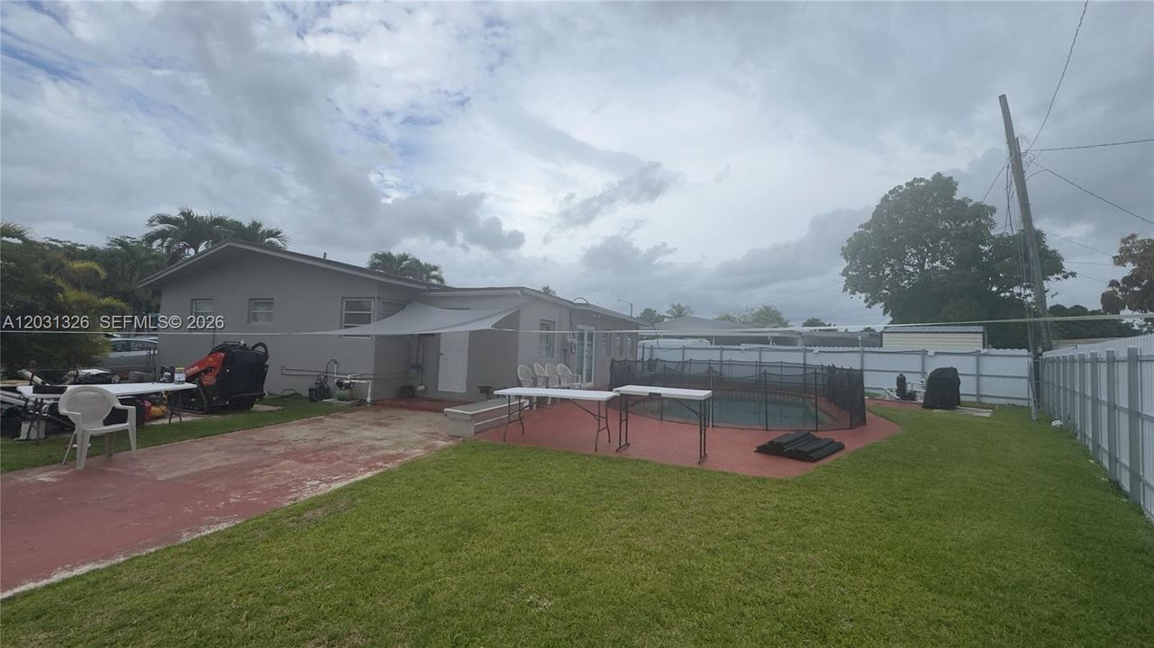 For Sale: $599,000 (3 beds, 2 baths, 1414 Square Feet)